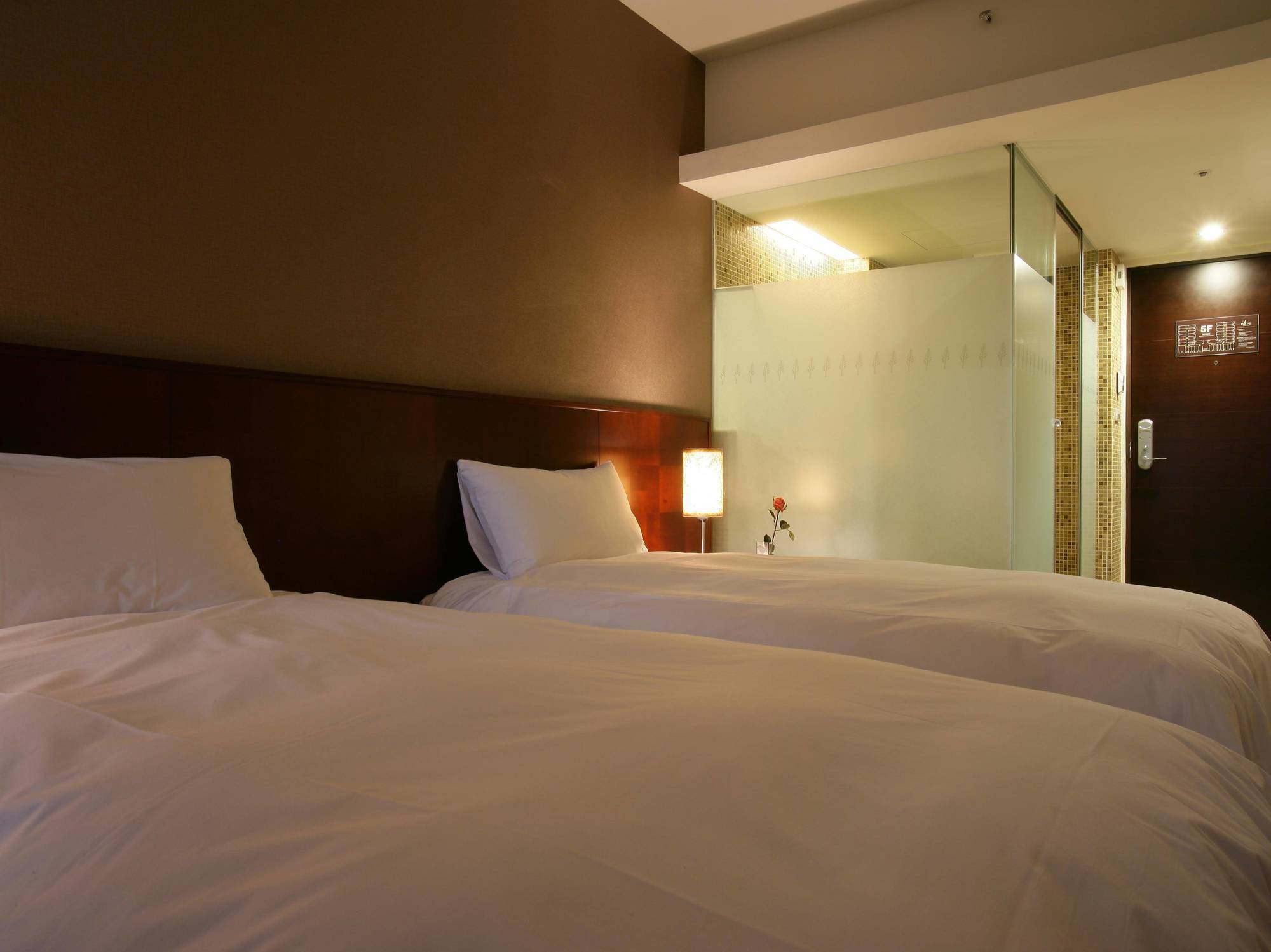 In One City Inn Taichung Exterior foto