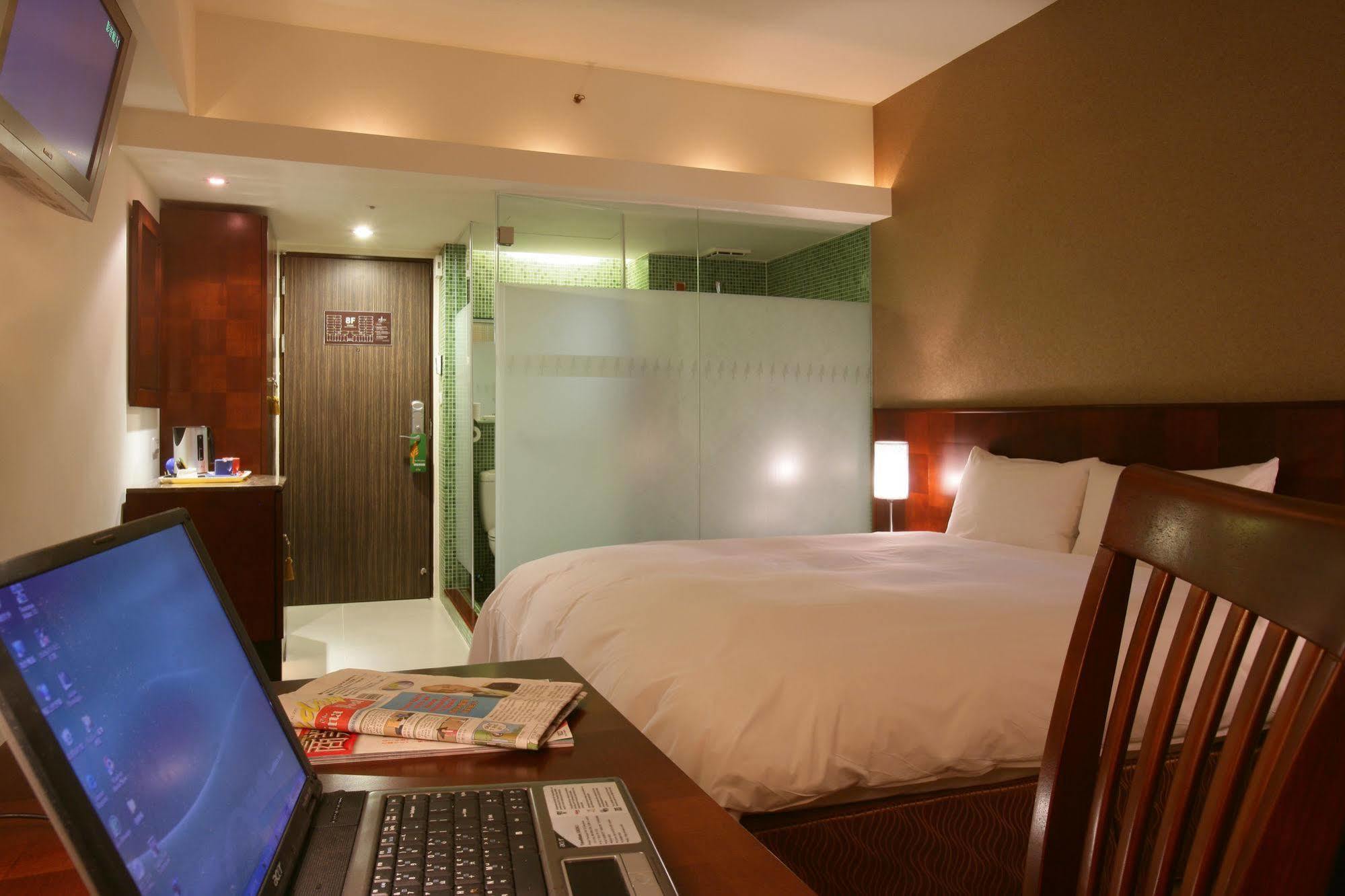 In One City Inn Taichung Exterior foto