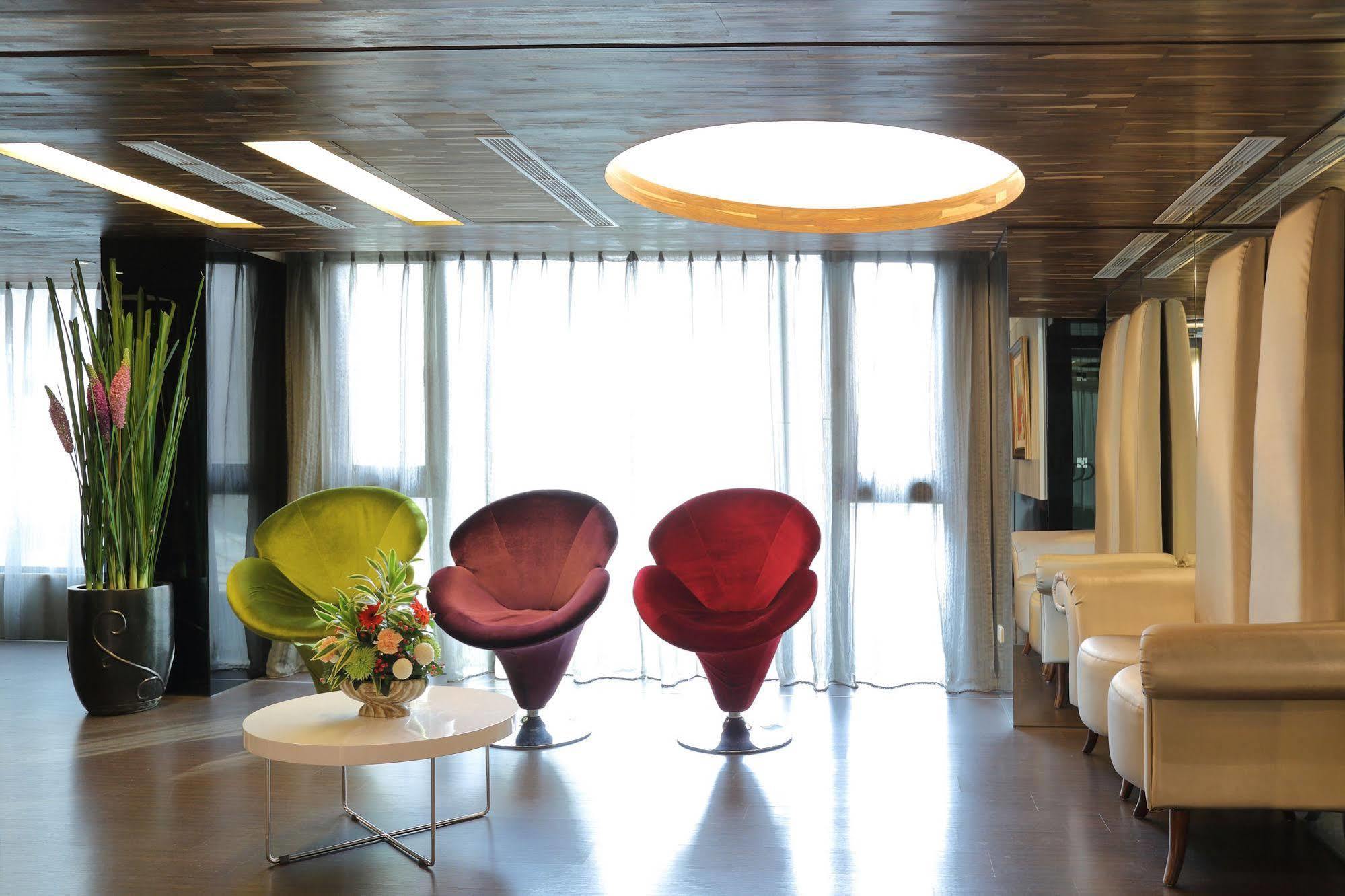 In One City Inn Taichung Exterior foto