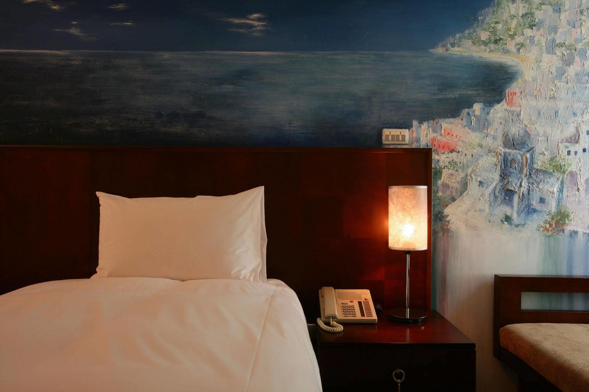 In One City Inn Taichung Exterior foto
