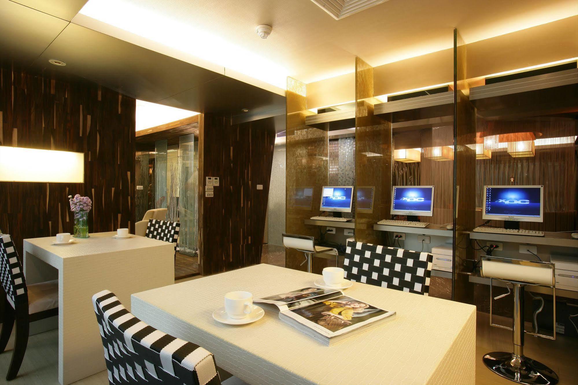 In One City Inn Taichung Exterior foto